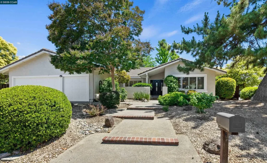 2094 Trestle Glenn Rd Walnut Creek